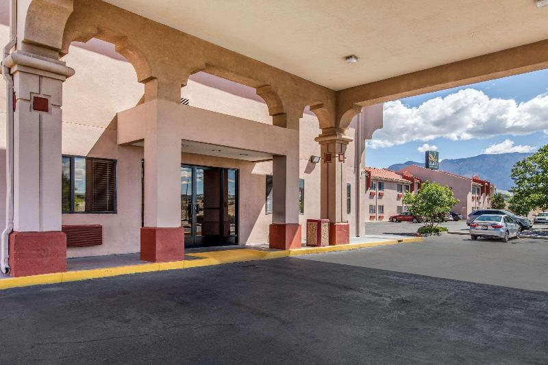 فندق Quality Inn & Suites Albuquerque North Near Balloon Fiesta Park