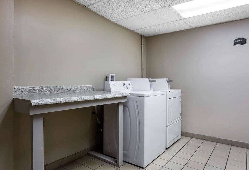 ホテル Quality Inn & Suites Mooresvillelake Norman