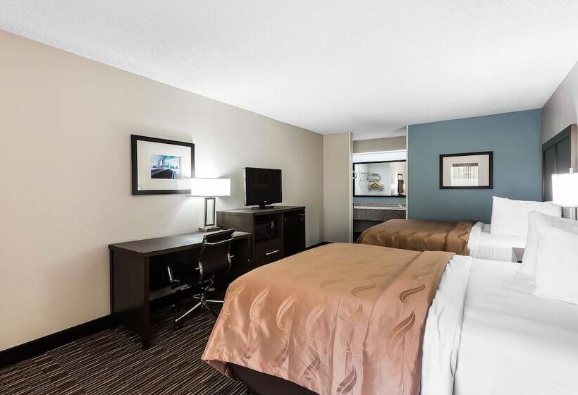Отель Quality Inn & Suites Mooresvillelake Norman