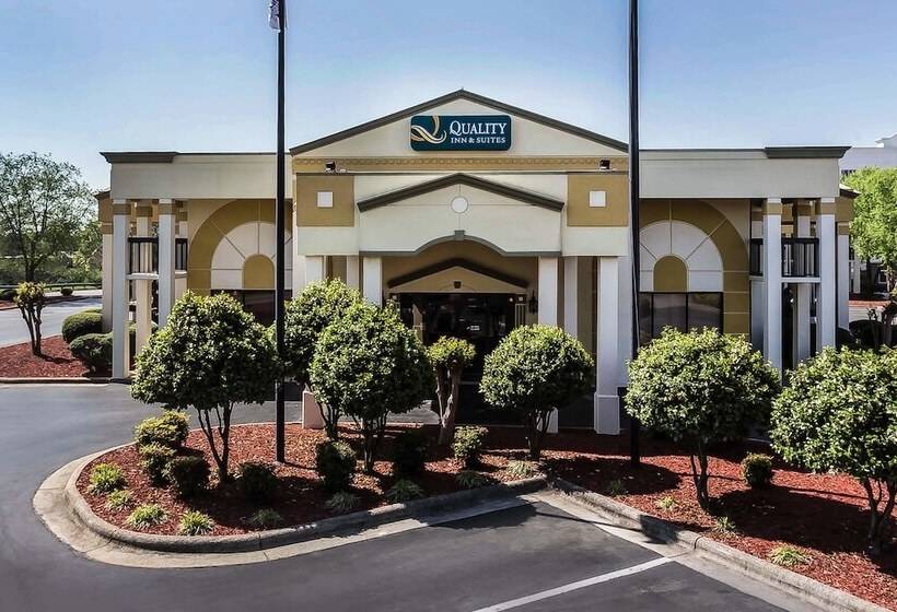 ホテル Quality Inn & Suites Mooresvillelake Norman