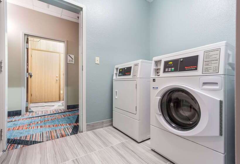 בית מלון כפרי Quality Inn & Suites West Omaha Ne Linclon