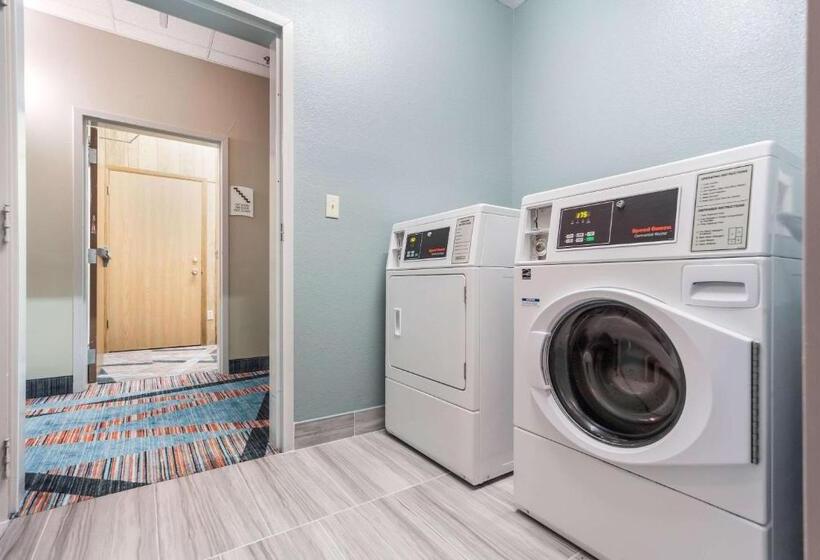 בית מלון כפרי Quality Inn & Suites West Omaha Ne Linclon