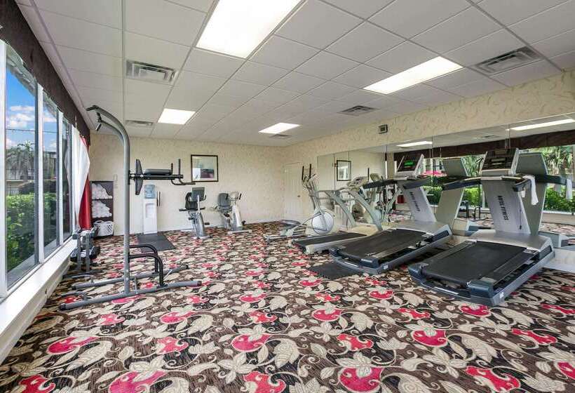 فندق Quality Inn & Suites Near Lake Eufaula