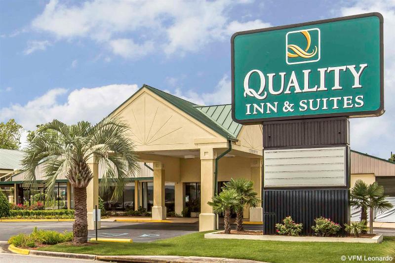 فندق Quality Inn & Suites Near Lake Eufaula