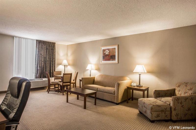 فندق Quality Inn & Suites Near Lake Eufaula