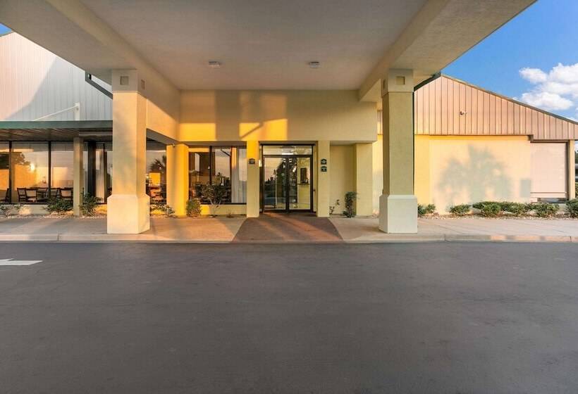فندق Quality Inn & Suites Near Lake Eufaula