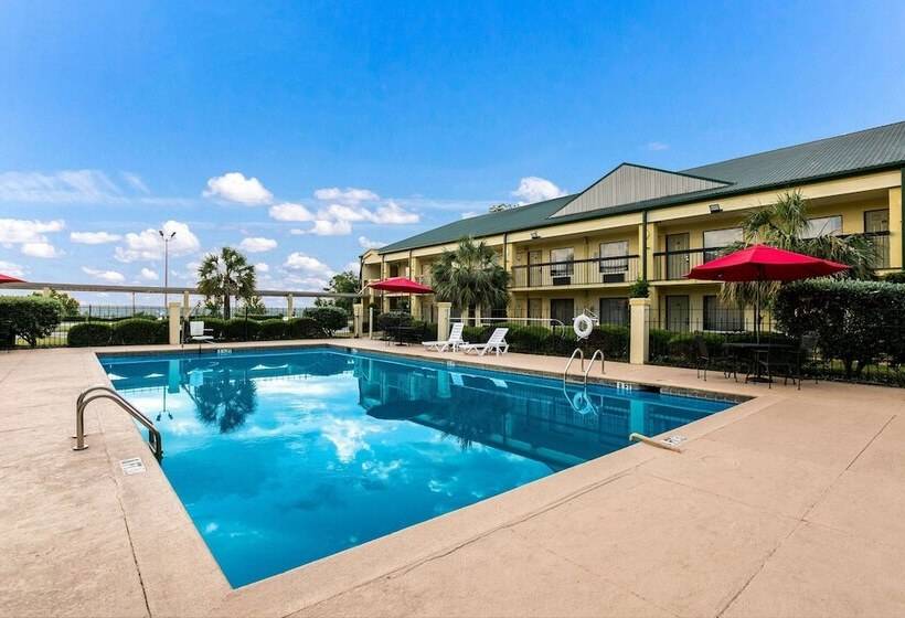 فندق Quality Inn & Suites Near Lake Eufaula