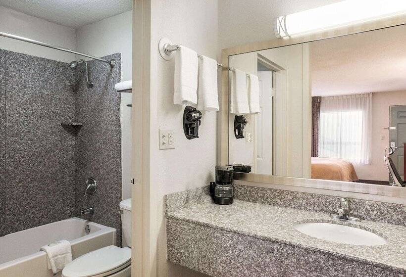 فندق Quality Inn & Suites Near Lake Eufaula