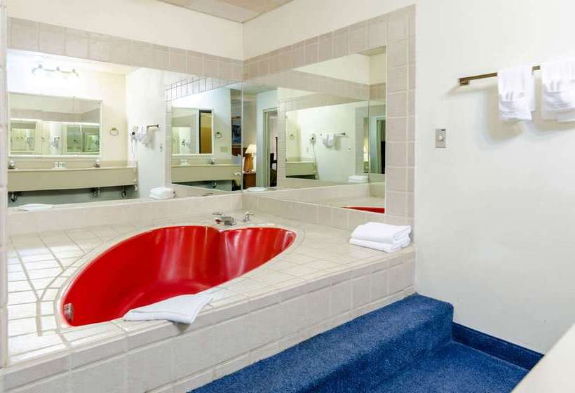 Отель Quality Inn & Suites Salina