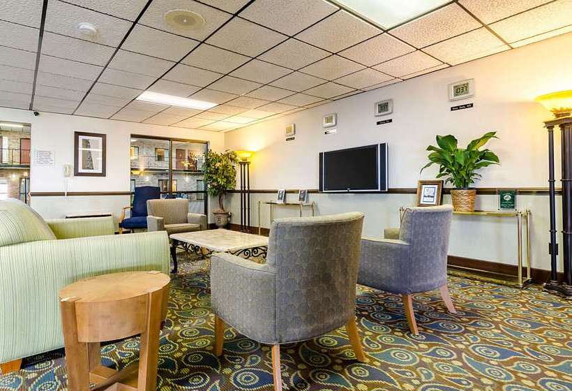 هتل Quality Inn & Suites Salina