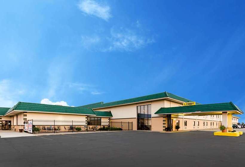 هتل Quality Inn & Suites Salina