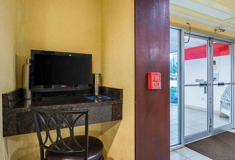 فندق Quality Suites Atlanta Airport East