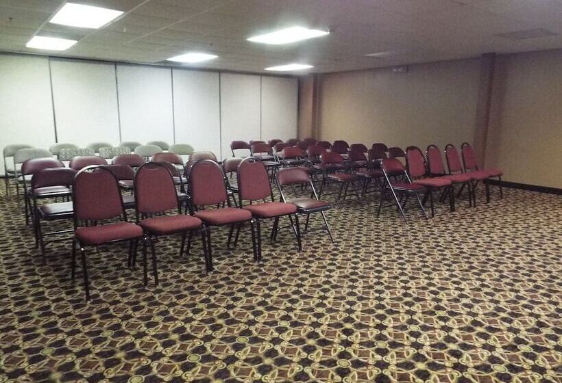 فندق Quality Suites Atlanta Airport East