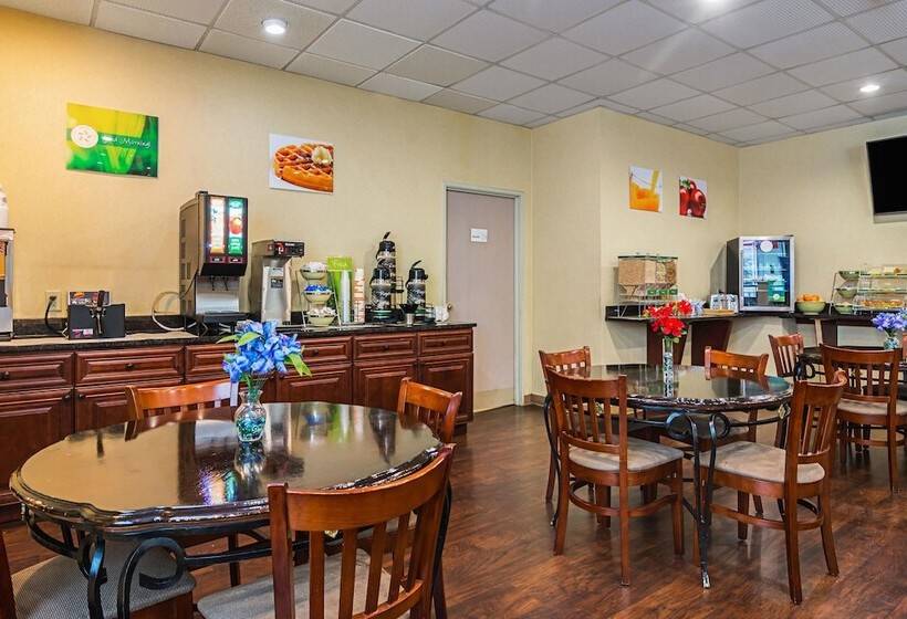 فندق Quality Suites Atlanta Airport East