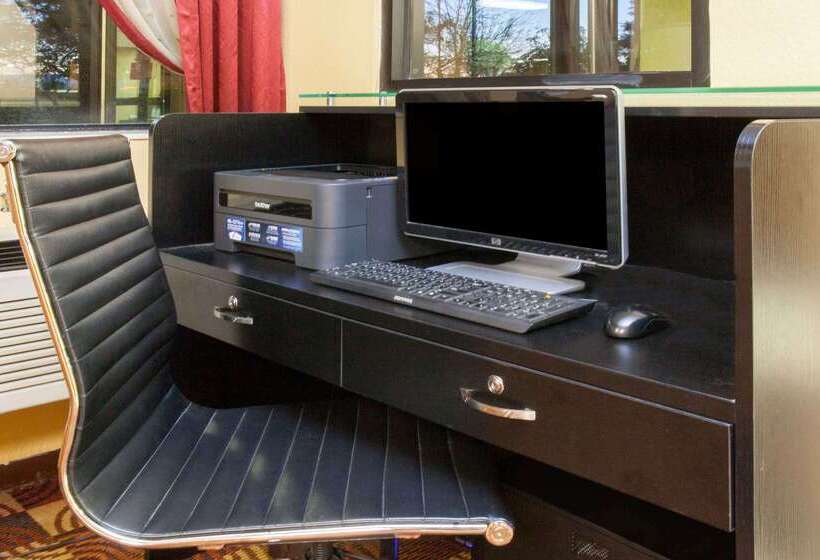 בית מלון כפרי Ramada By Wyndham Bolingbrook