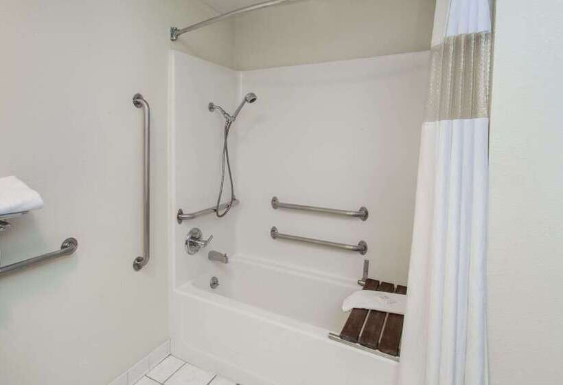 בית מלון כפרי Ramada By Wyndham Bolingbrook