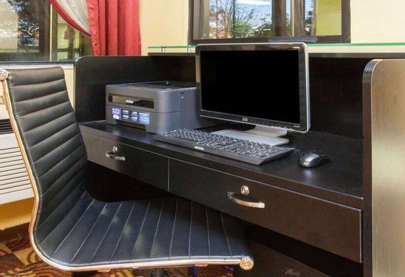 בית מלון כפרי Ramada By Wyndham Bolingbrook