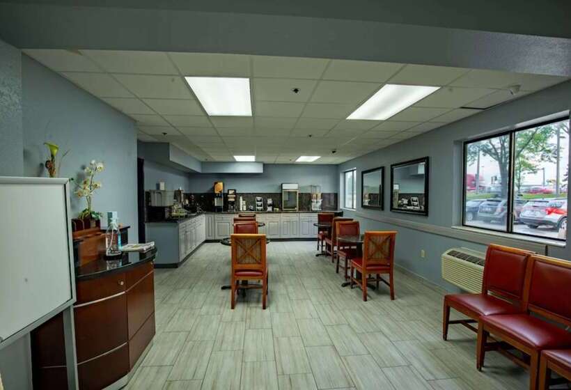 בית מלון כפרי Ramada By Wyndham Bolingbrook