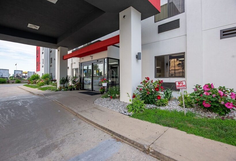 בית מלון כפרי Ramada By Wyndham Bolingbrook