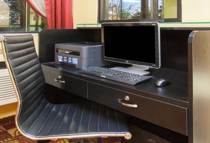 בית מלון כפרי Ramada By Wyndham Bolingbrook