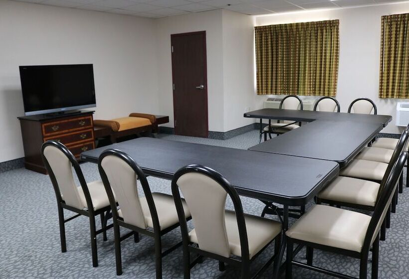 בית מלון כפרי Ramada By Wyndham Bolingbrook