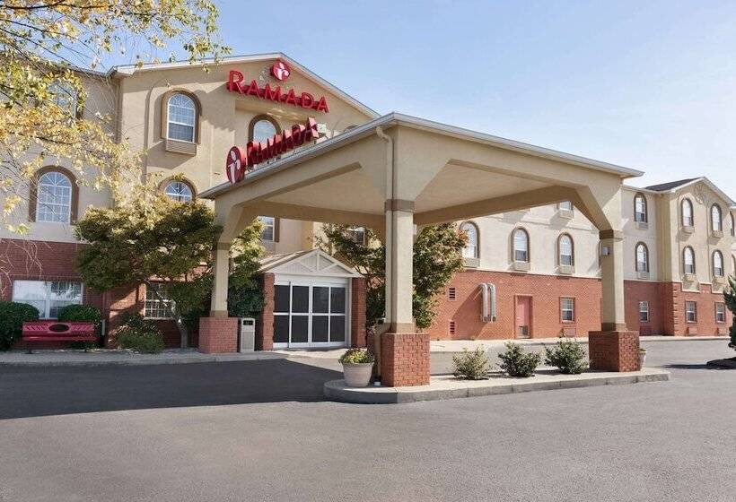Отель Ramada By Wyndham Elizabethtown