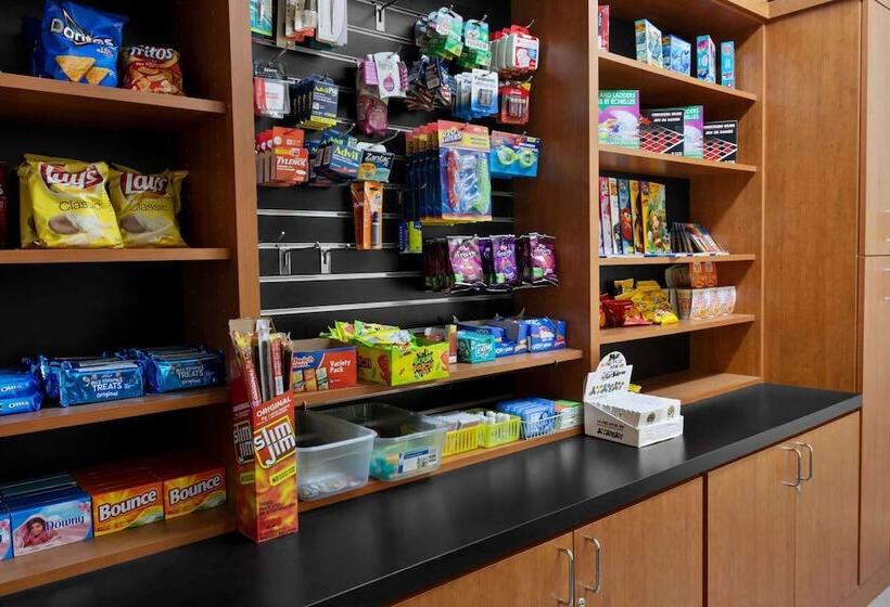 Отель Ramada By Wyndham Elizabethtown