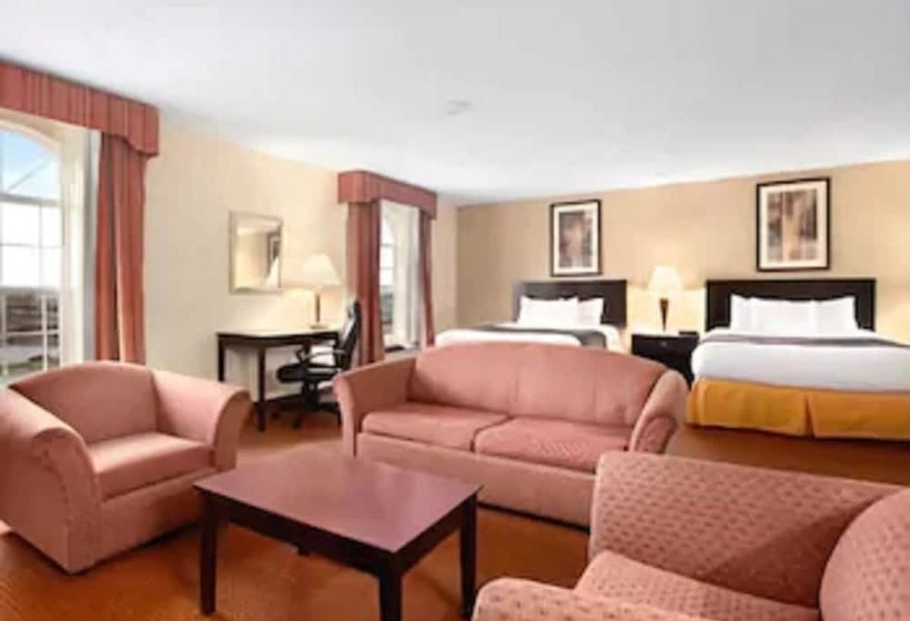 Отель Ramada By Wyndham Elizabethtown