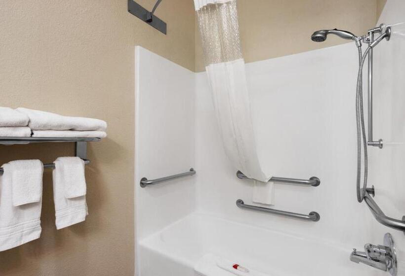 Отель Ramada By Wyndham Elizabethtown