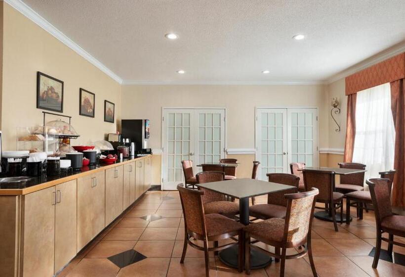 Отель Ramada By Wyndham Elizabethtown