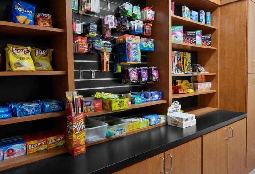 Отель Ramada By Wyndham Elizabethtown