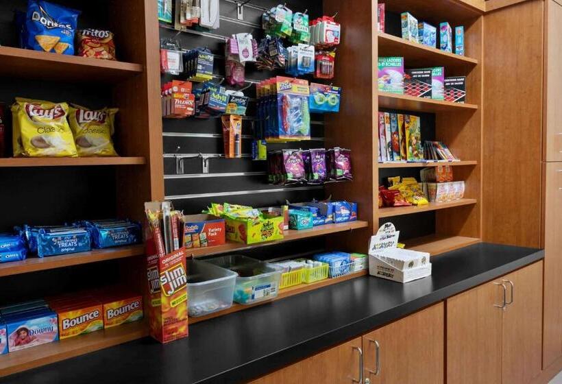 Отель Ramada By Wyndham Elizabethtown