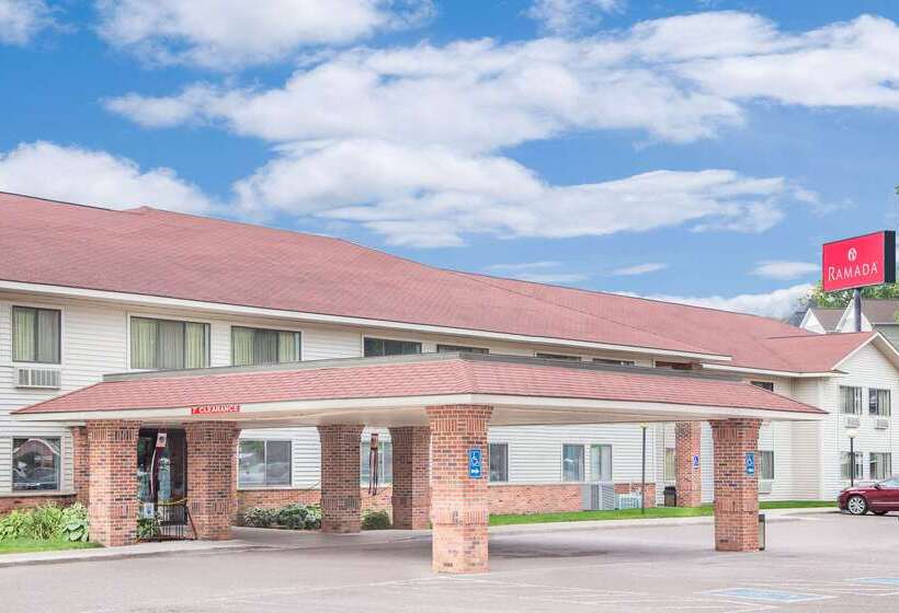 酒店 Ramada By Wyndham Hancock Waterfront