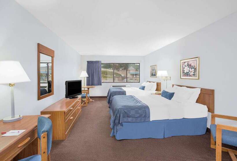 酒店 Ramada By Wyndham Hancock Waterfront