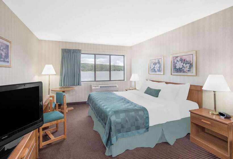 酒店 Ramada By Wyndham Hancock Waterfront