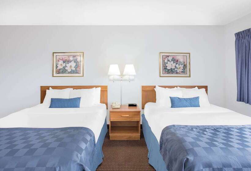 酒店 Ramada By Wyndham Hancock Waterfront