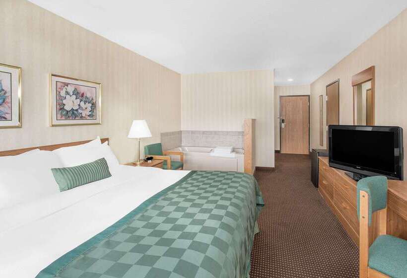 酒店 Ramada By Wyndham Hancock Waterfront