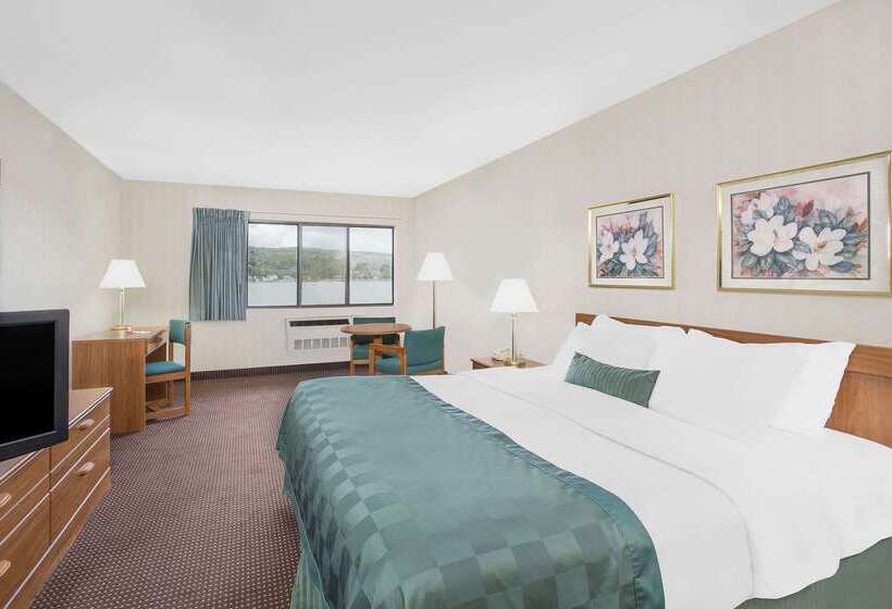 酒店 Ramada By Wyndham Hancock Waterfront