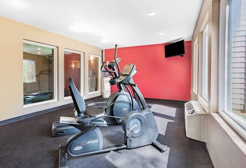 هتل Ramada By Wyndham Hendersonville