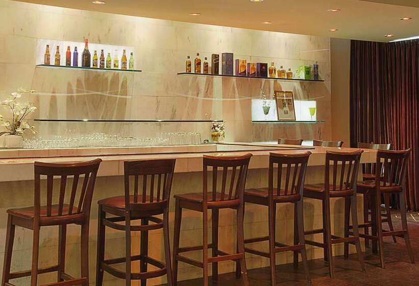 فندق Ramada By Wyndham Los Angeles/wilshire Center