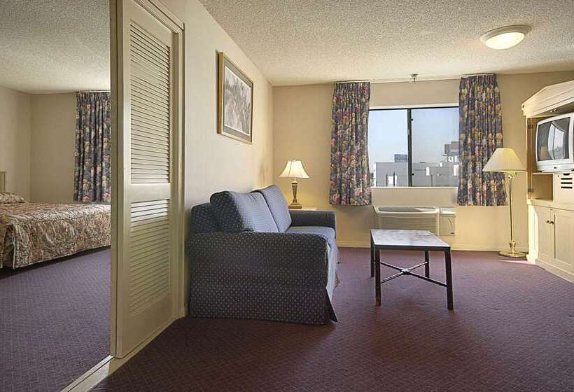 فندق Ramada By Wyndham Los Angeles/wilshire Center