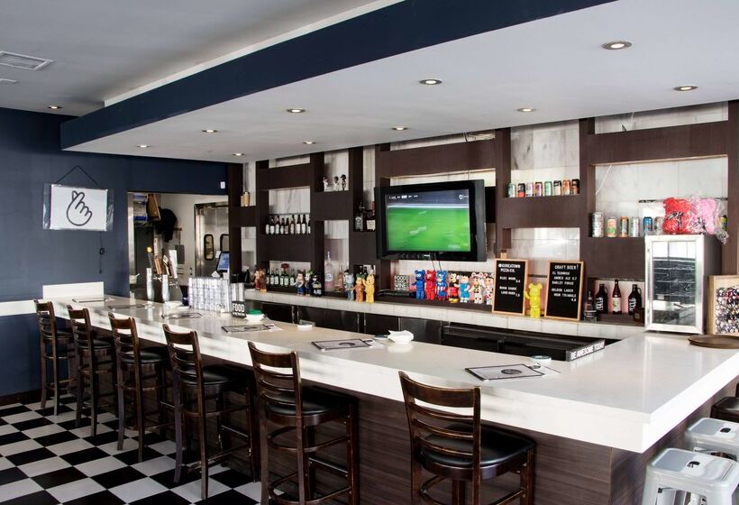 בית מלון כפרי Ramada By Wyndham Los Angeles/wilshire Center