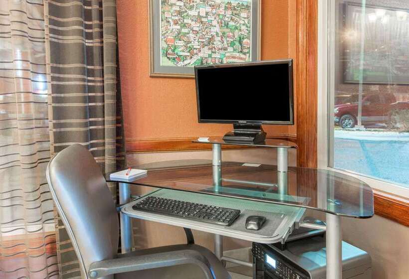 هتل Ramada By Wyndham Maggie Valley