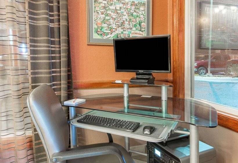 ホテル Ramada By Wyndham Maggie Valley