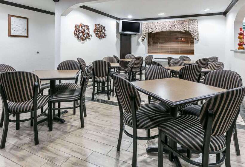 فندق Ramada By Wyndham Oklahoma City Airport North