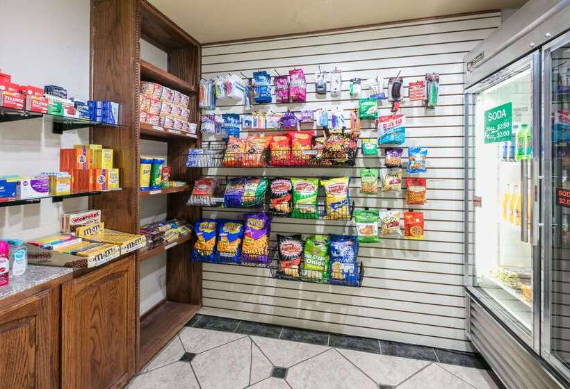 فندق Ramada By Wyndham Oklahoma City Airport North