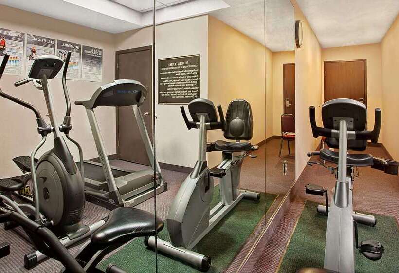 فندق Ramada By Wyndham Pearl/jackson Airport