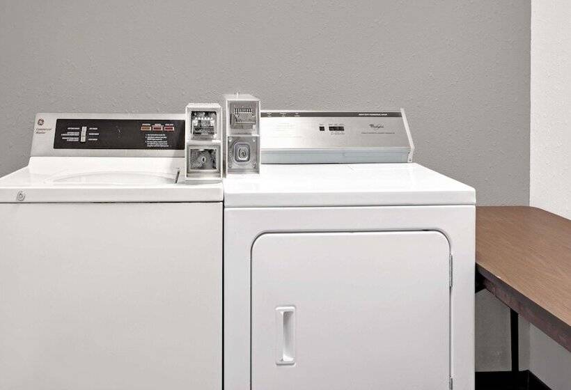 فندق Ramada By Wyndham Pearl/jackson Airport