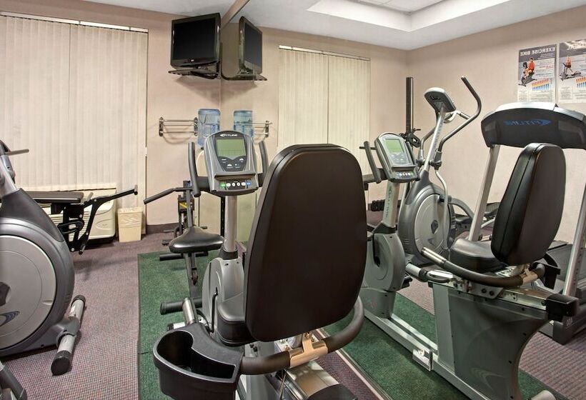 فندق Ramada By Wyndham Pearl/jackson Airport