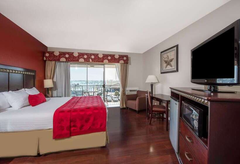 Отель Ramada By Wyndham San Diego Airport